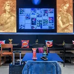 Moxy Pompeii 4*