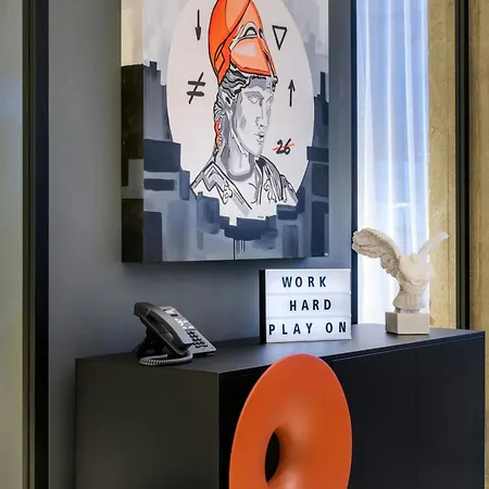 מלון Moxy Pompeii