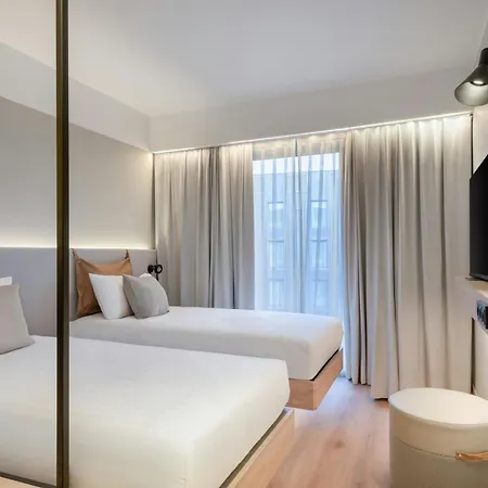 Moxy Pompeii 4*