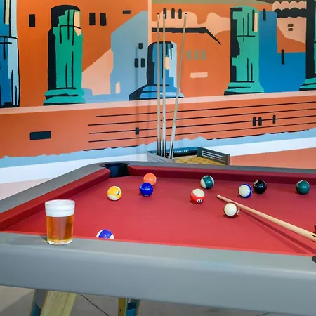 Hotel Moxy Pompeii 4*