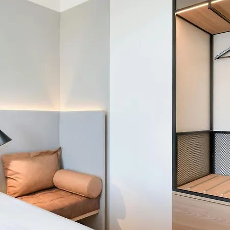 Hotel Moxy Pompeii 4*