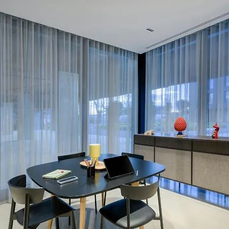 Moxy Pompeii فندق