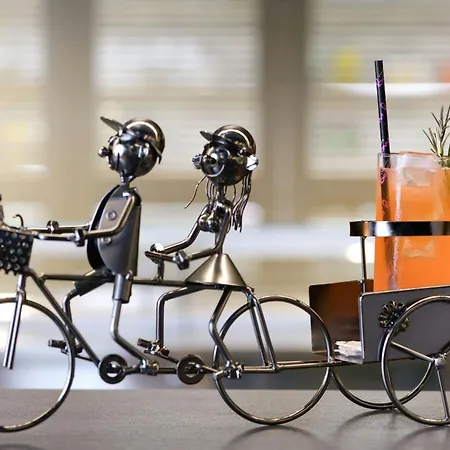 Hotel Moxy Pompeii 4*