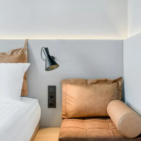 Moxy Pompeii فندق