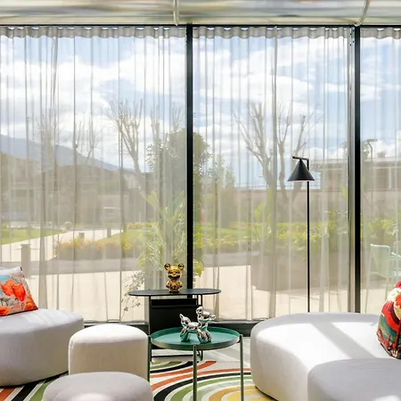 Hotel Moxy Pompeii