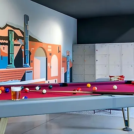 Moxy Pompeii 4*