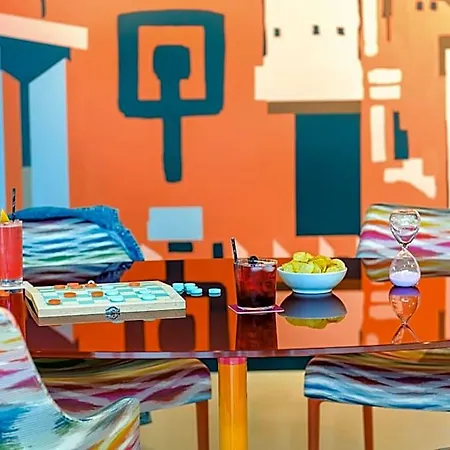 Moxy Pompeii 4*