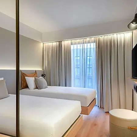 Moxy Pompeii 4*